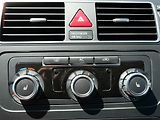 Volkswagen Touran (2010) 1.4 TSi, Comfort, DSG, bixen - náhled 17