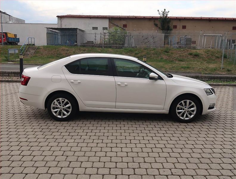 Škoda Octavia (2018) Style 1.6 TDI, Automat, ČR - fotka 6 z 16