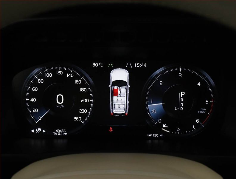 Volvo XC90 (2018) D5 AWD - fotka 9 z 21