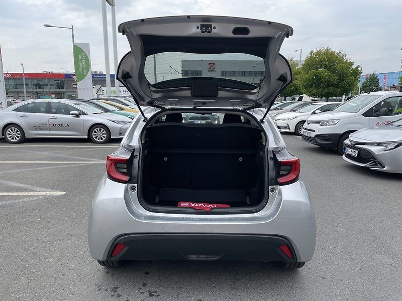 Toyota Yaris 1.5 Hybrid Style ODBĚR IHNED - fotka 5 z 27