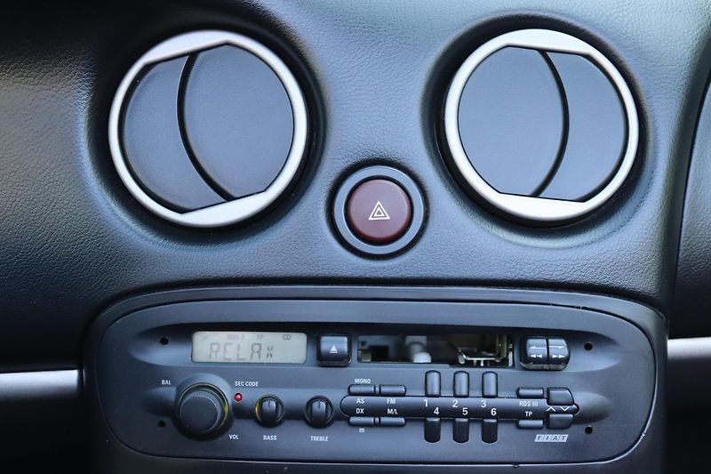 Fiat Barchetta 1998 LIMITED 2000KS - fotka 38 z 50