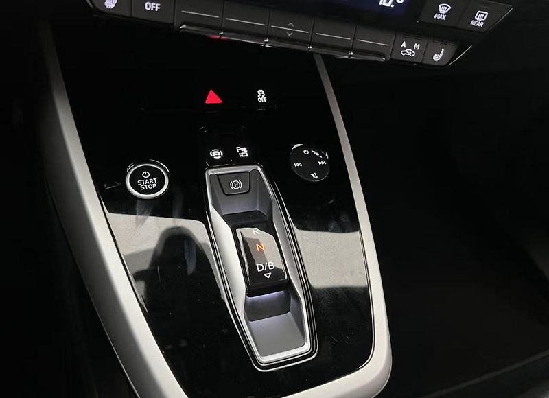 Audi Q4 50 e-tron Q Kamera Matrix - fotka 14 z 31