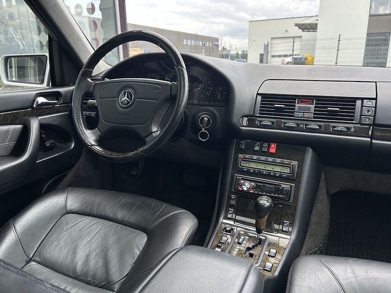 Mercedes-Benz Třídy S S 600 L V12 - fotka 12 z 33