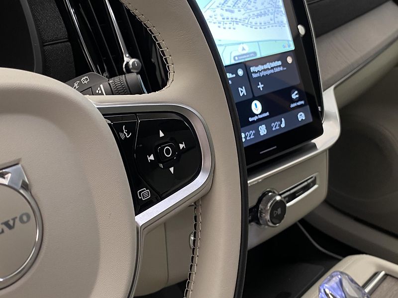 Volvo XC90 T8 AWD RECHARGE  REZERVACE - fotka 21 z 67