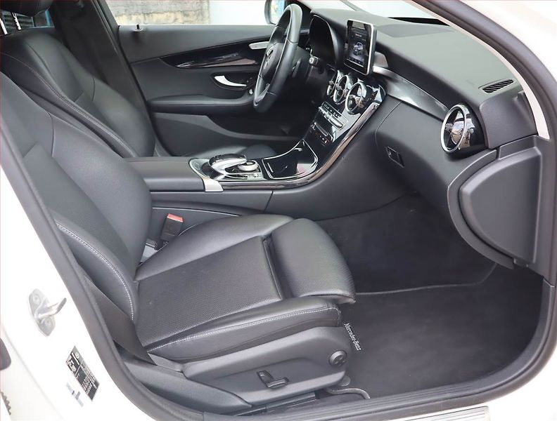 Mercedes-Benz Třídy C (2017) C 220 d, Automat, Kůže, Navi - fotka 9 z 16