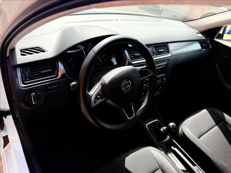 Škoda Rapid 1,2 TSi - fotka 9 z 26