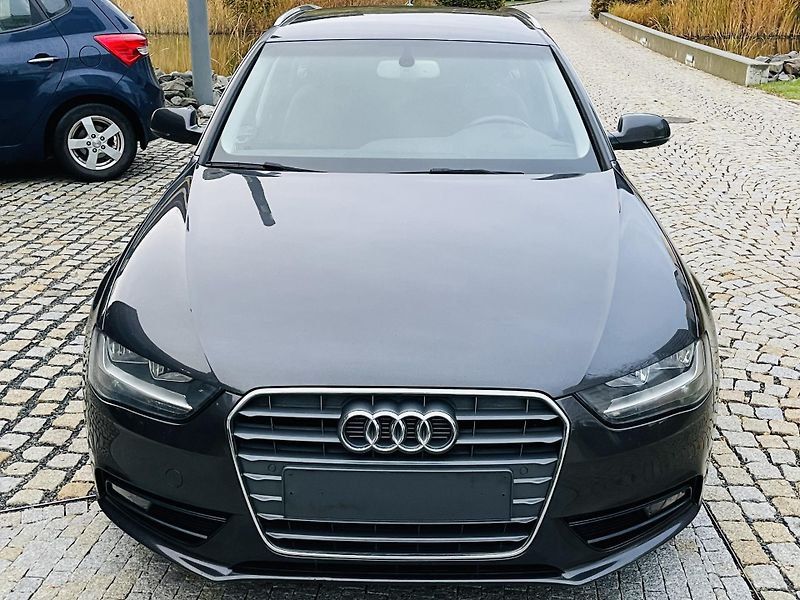 Audi A4 2.0TDI MANUÁL SENZORY NAVI - fotka 6 z 44