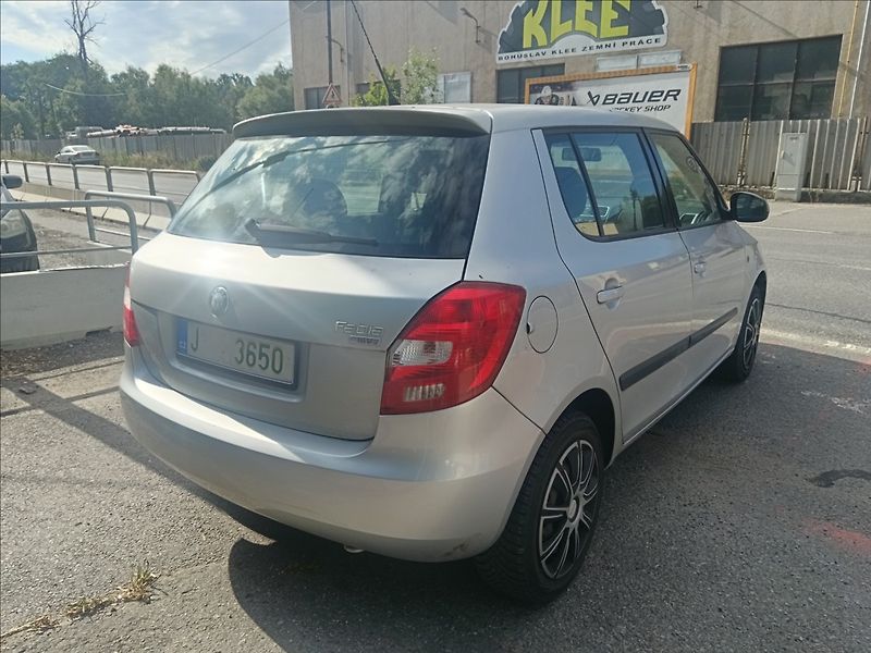 Škoda Fabia 1,4 i - fotka 10 z 21