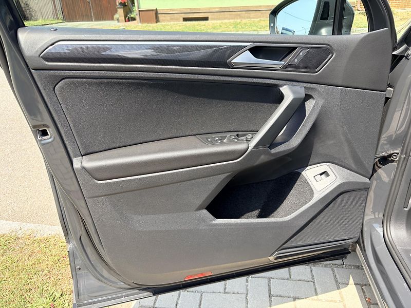 Volkswagen Tiguan 2.0TDI ELEGANCE DSG MATRIX VIR - fotka 12 z 63