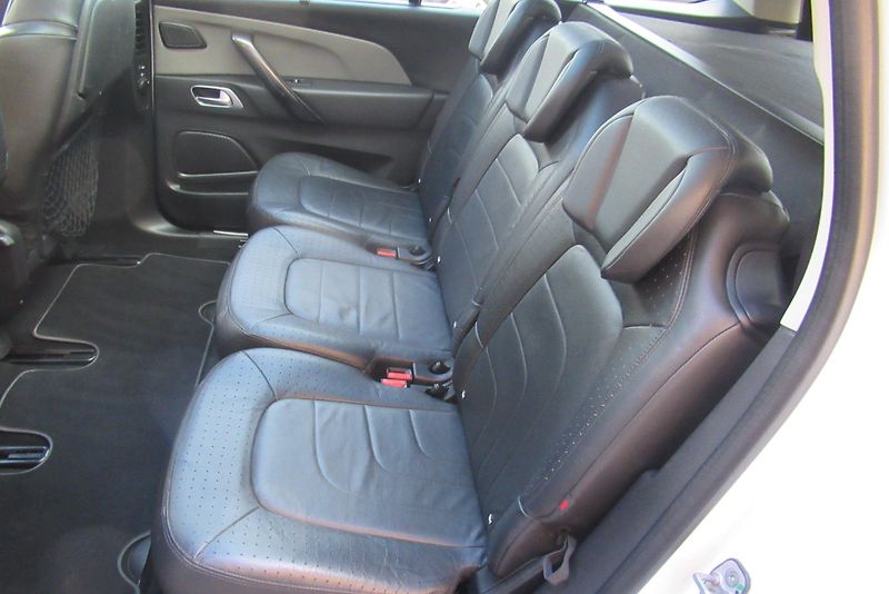 Citroën C4 Picasso 2.0 HDi AT PANORAMA NAVIGACE - fotka 21 z 32