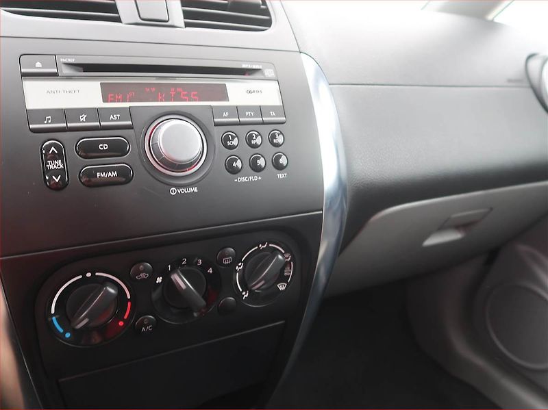 Suzuki SX4 (2010) 1.5 VVT, Serv.kniha - fotka 13 z 13