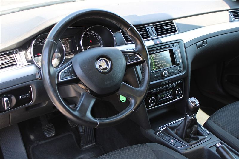 Škoda Superb 2,0 TDI  ELEGANCE,ROZVODY - fotka 24 z 33