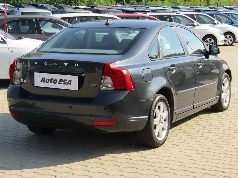 Volvo S40 (2008) 1.6D, ČR, AC - fotka 4 z 16
