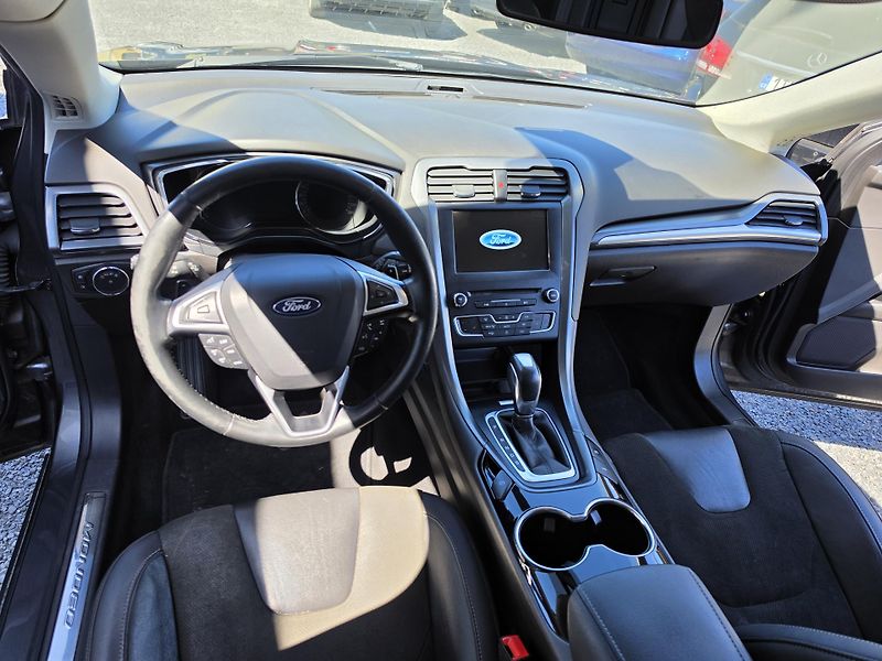 Ford Mondeo 2.0TDCi Titanium Led 4x4 Autom - fotka 13 z 26