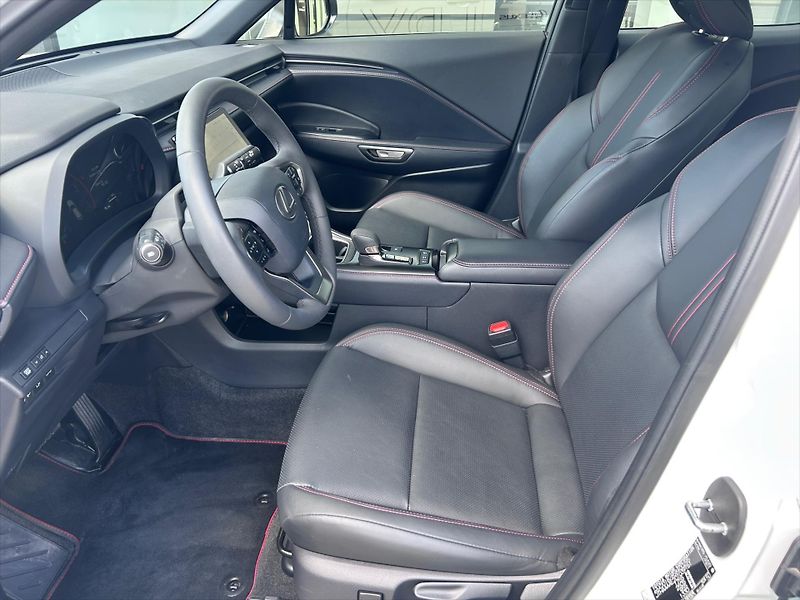Lexus LBX 1,5   Elegant Tech Black - fotka 9 z 11