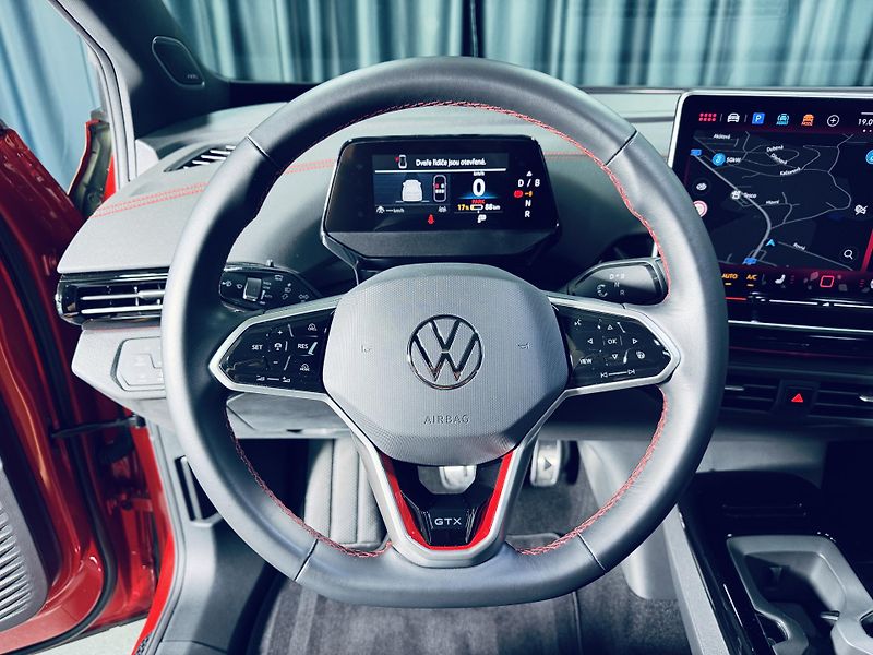 Volkswagen ID.4 (2025) GTX*4M*TAŽNÉ*360*ZÁRUKA*PANO* - fotka 22 z 40