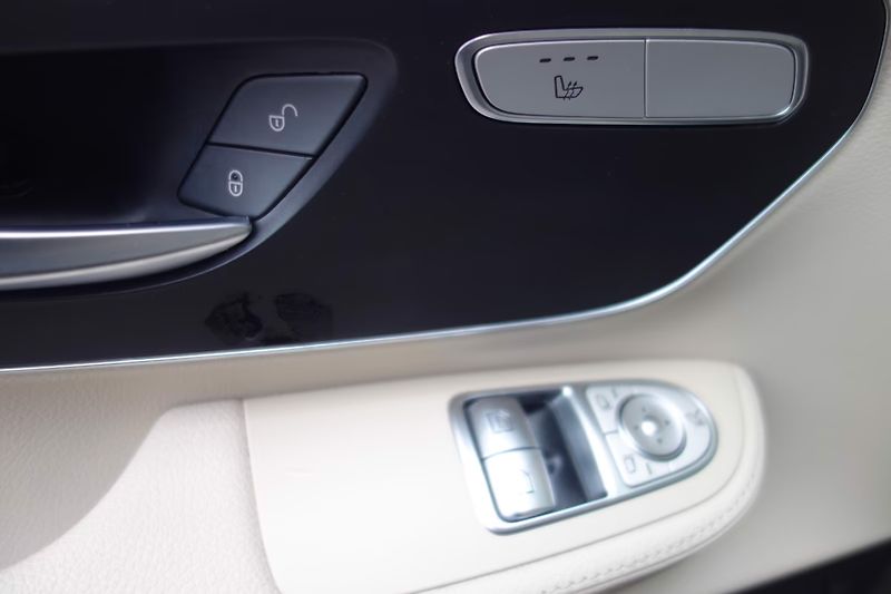 Mercedes-Benz Třídy V Marco Polo 300d AIR MULTIBEAM - fotka 19 z 27