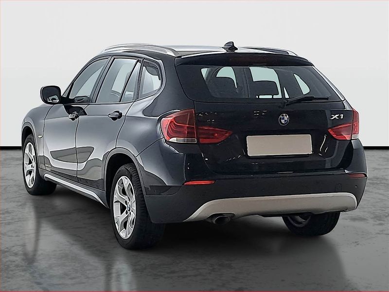 BMW X1 (2010) xDrive20d, 4X4, ČR,1.maj - fotka 4 z 15