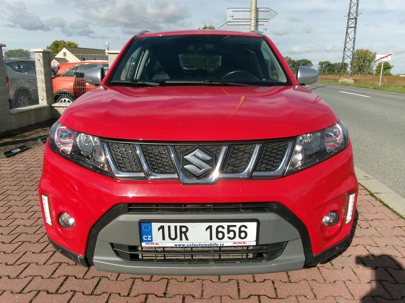 Suzuki Vitara (2017) 1,4 BJet 4x4 NAVI ACC ALU - fotka 2 z 30