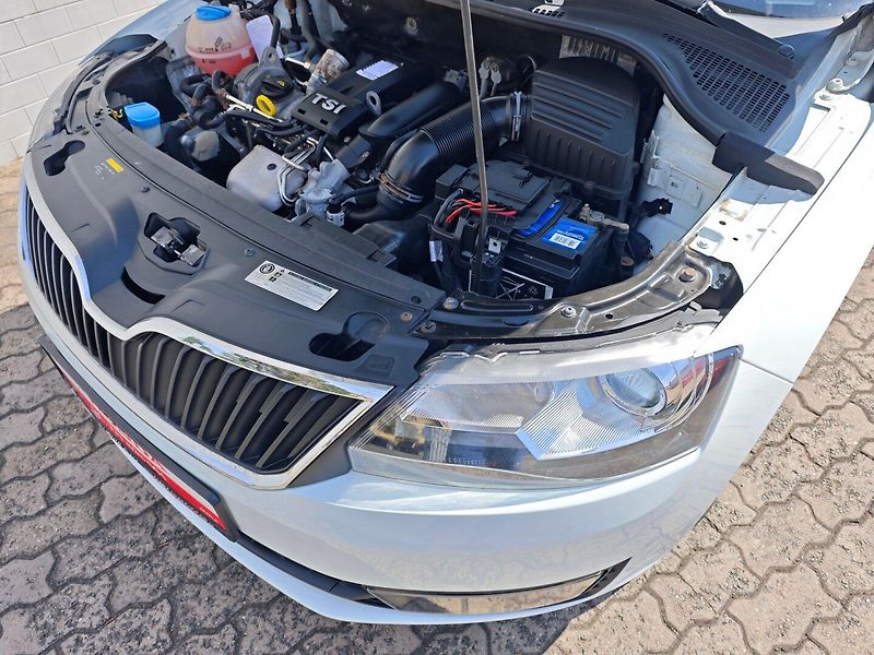 Škoda Rapid (2015) 1.2 TSi Spaceback Ambition + - fotka 33 z 42