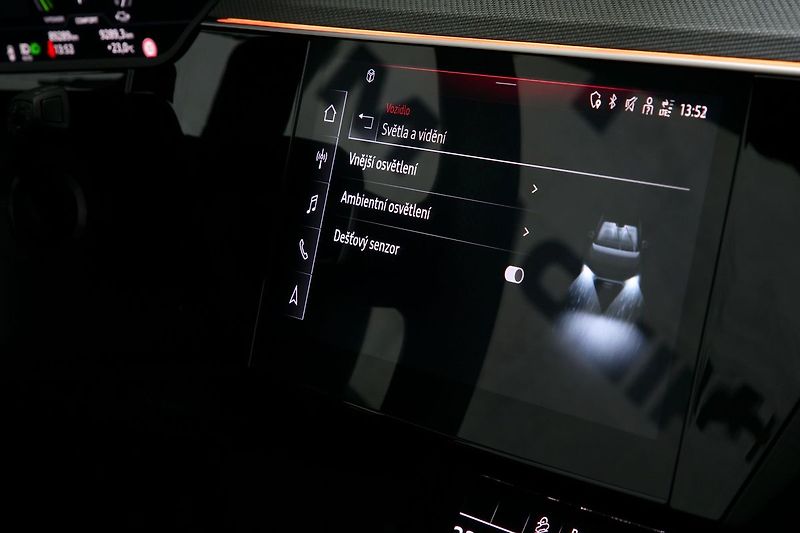 Audi e-tron 55 300kW S-line BlackEdi NV TZ - fotka 36 z 44