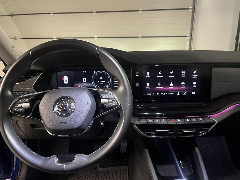 Škoda Octavia 2.0 TDI DSG Style, 1.majitel - fotka 13 z 29