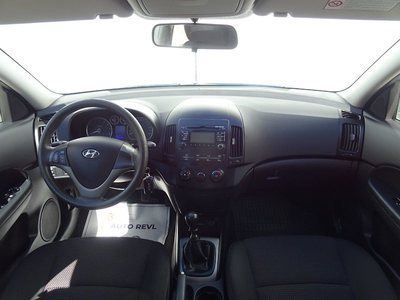 Hyundai i30 (2009) 1.4i,80kW,NovéČR,klima - fotka 14 z 21