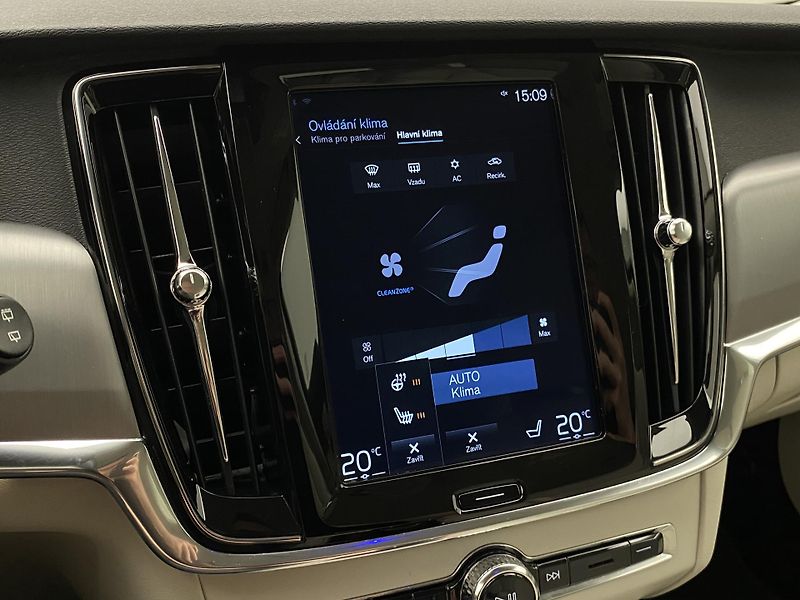 Volvo V90 D4 MOMENTUM AUT - fotka 43 z 48