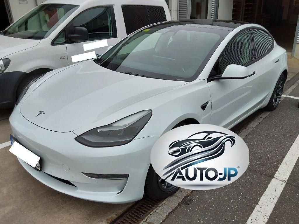 Tesla Model 3 AWD Long Range    PŘIPRAVUJEME