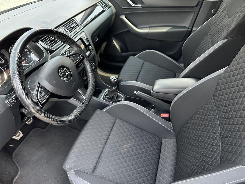 Škoda Rapid 1.2 TSI Ambition  - fotka 10 z 25