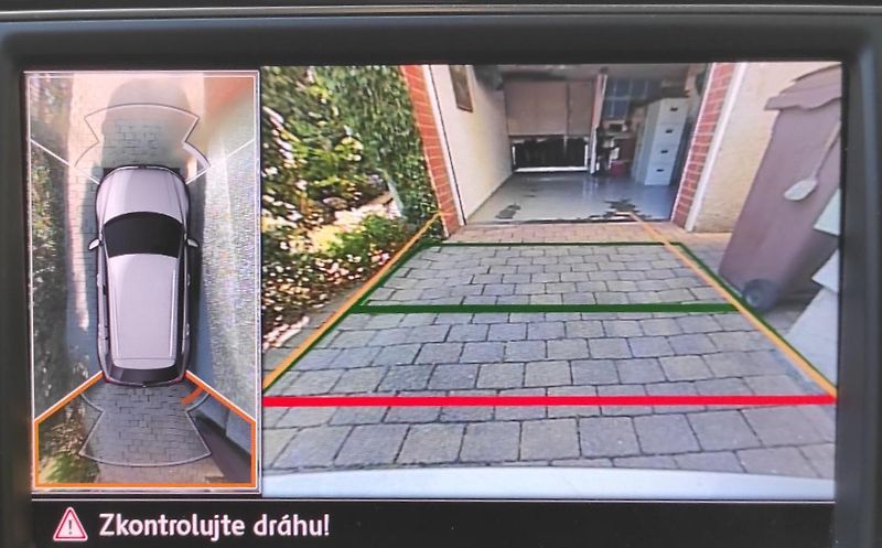 Volkswagen Tiguan (2017) 2.0 TDI DSG 4x4  - fotka 14 z 27
