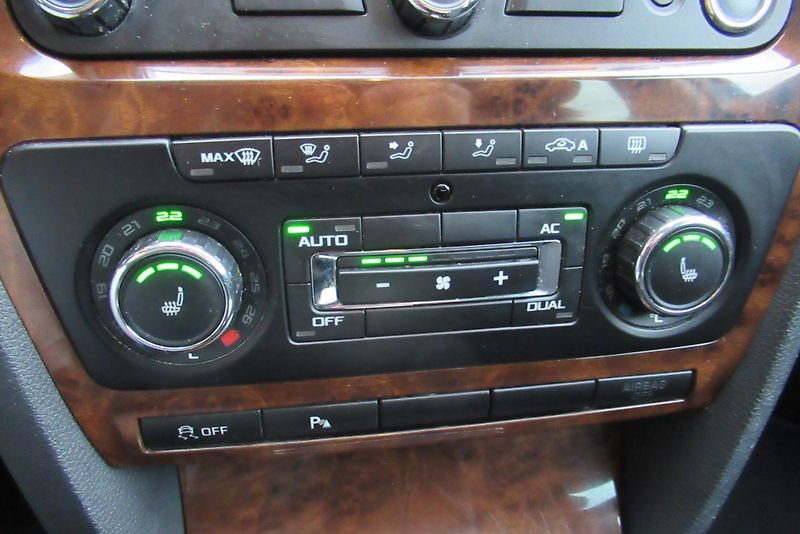 Škoda Octavia 2.0 TDI DSG AUT. KLIMA TAŽNÉ - fotka 15 z 31