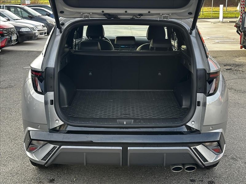 Hyundai Tucson 1,6 PHEV 4WD N-line Styl Prem. - fotka 12 z 18