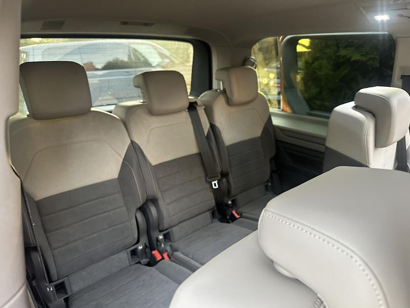 Volkswagen Multivan HIGHLINE, HEAD-UP, STYLE - fotka 12 z 28