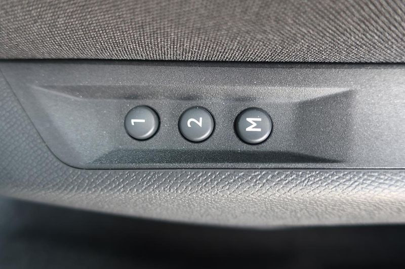 Peugeot 408 e-ALLURE PACK HYBRID 225 EAT8 - fotka 15 z 15