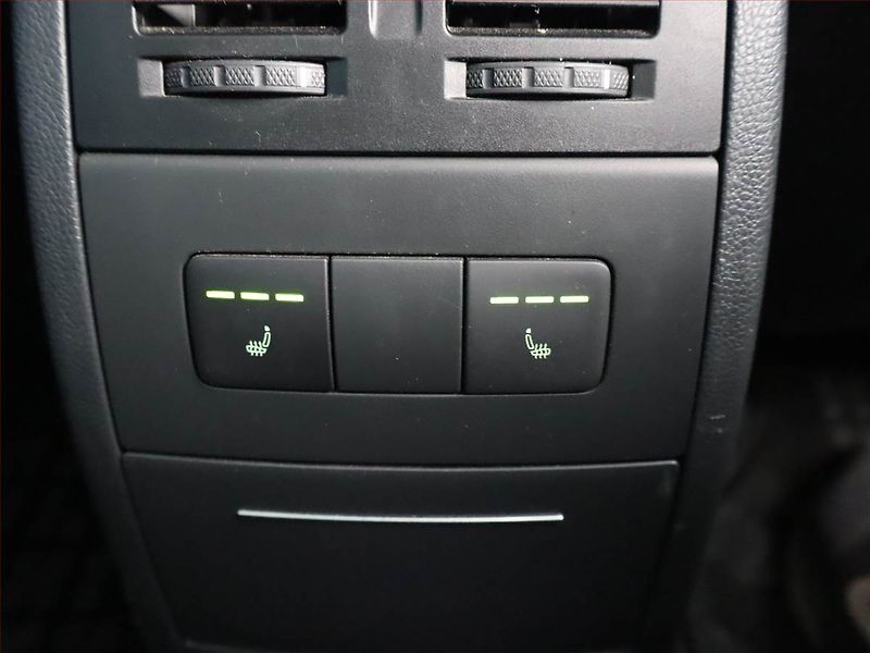 Škoda Octavia (2011) Scout 2.0 TDI, 4X4, Automat - fotka 17 z 21