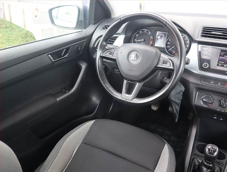 Škoda Fabia (2015) 1.2 TSI - fotka 7 z 16