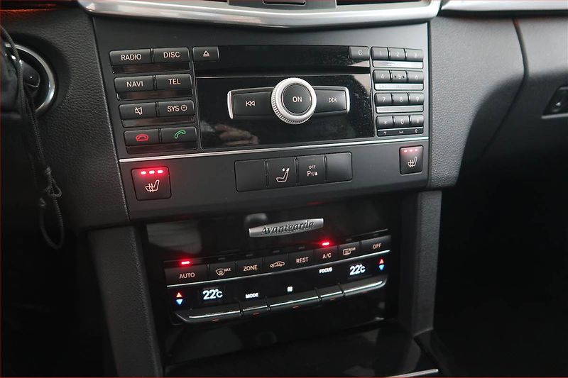 Mercedes-Benz Třídy E (2010) E 250 CDI, Automat, Navi - fotka 12 z 19