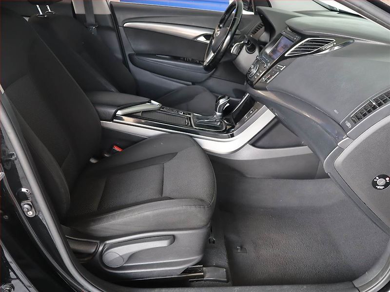 Hyundai i40 (2012) 1.7 CRDi, Automat, Navi - fotka 9 z 19