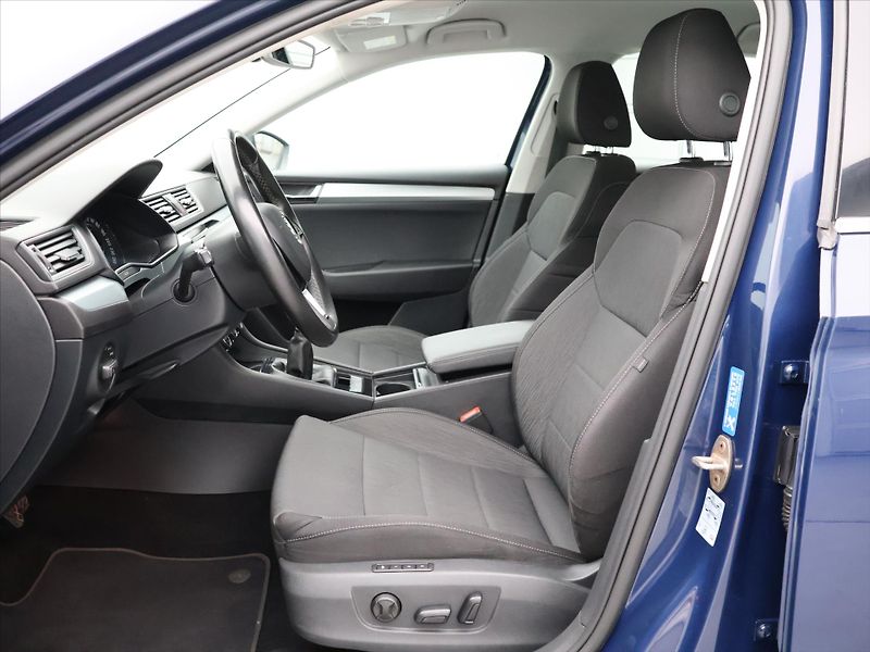 Škoda Superb 2,0 TDI 110kW CZ 4x4 Xenon - fotka 10 z 30
