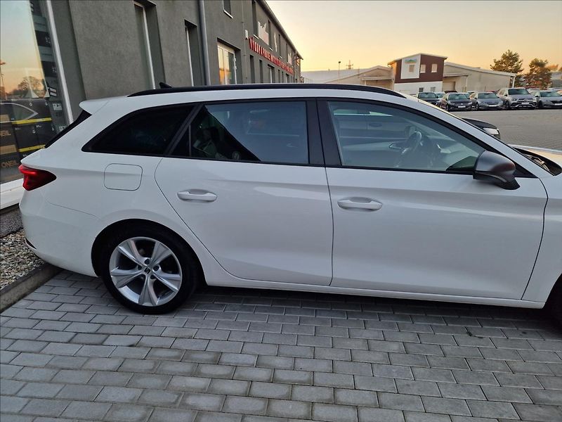 Seat Leon 2.0TDI 110kW DSG FR ST,1.Maj - fotka 43 z 50