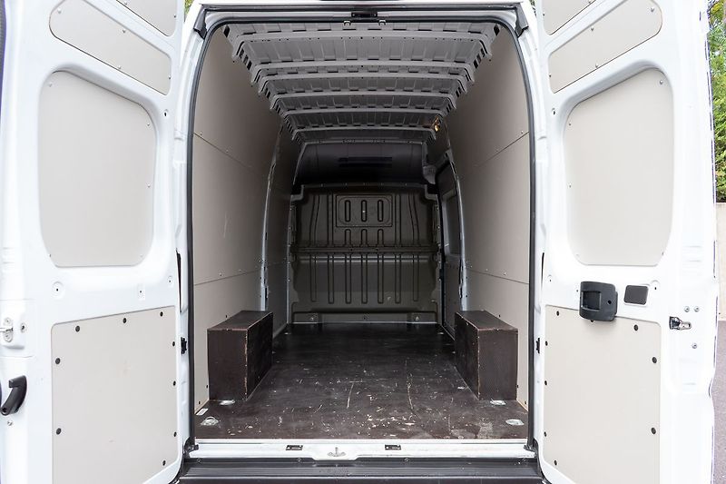 Peugeot Boxer 2.2 BlueHDi REZERVACE - fotka 21 z 23