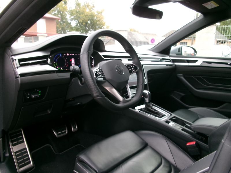 Volkswagen Arteon Shooting Brake (2023) 1,4TSI E-hybrid R-Line WEBASTO - fotka 47 z 62