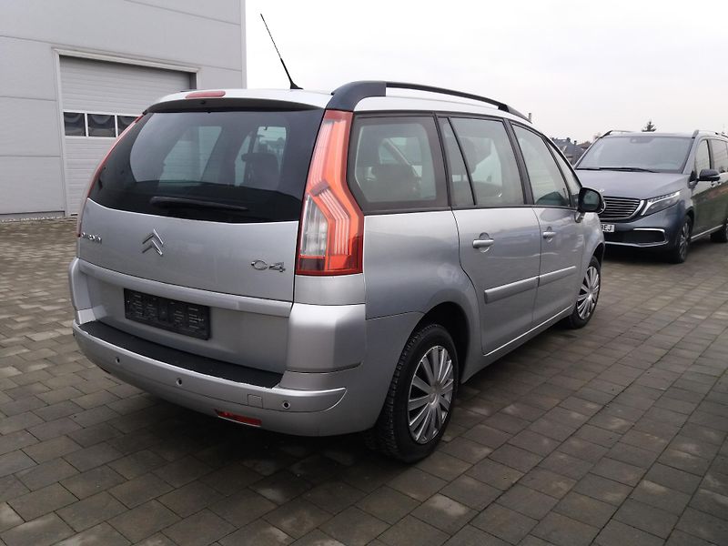 Citroën Grand C4 Picasso 1.6 16V,7.MÍST,SERV.KNÍŽKA!! - fotka 4 z 15