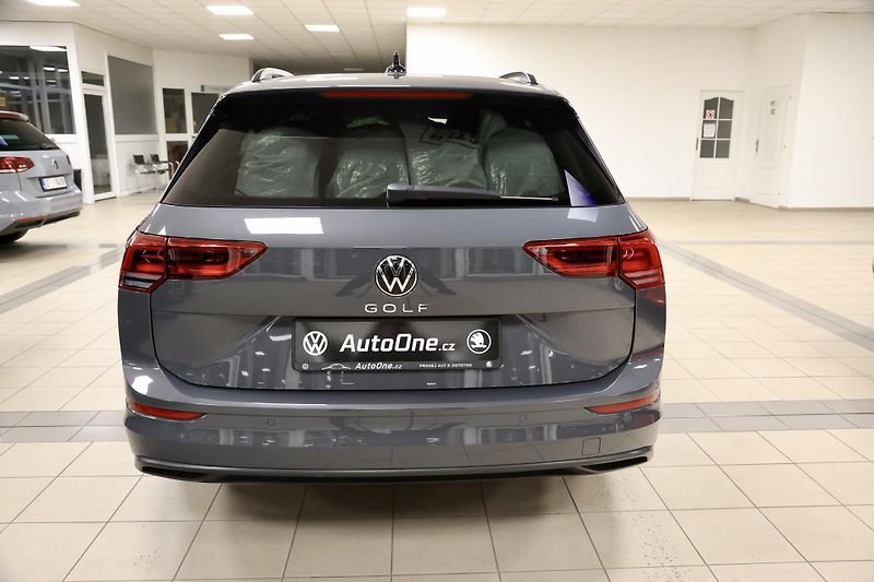 Volkswagen Golf Variant (2023) 2.0TDI DSG Display LED  - fotka 7 z 23