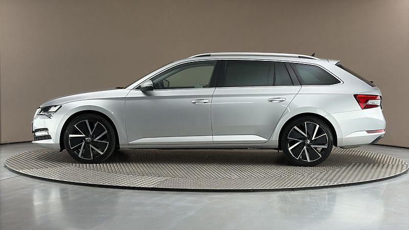 Škoda Superb 2.0 TSI DSG Style Combi - fotka 4 z 30