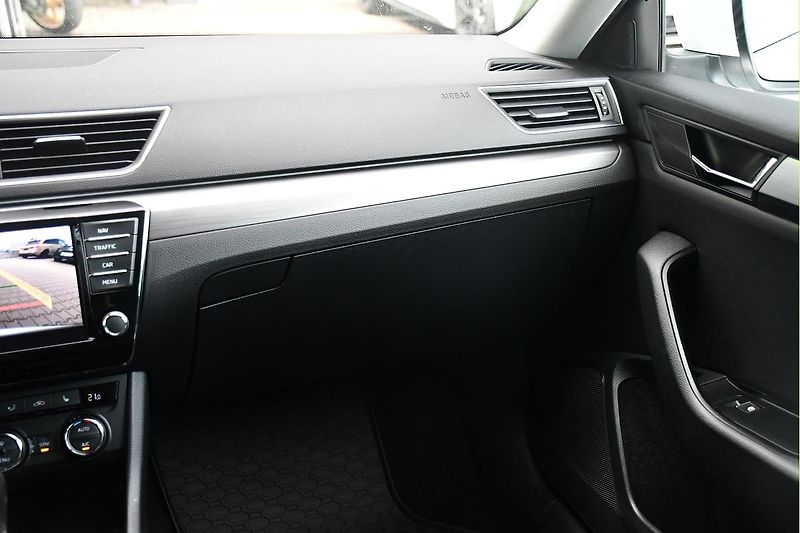 Škoda Superb 1.6TDi 88kW STYLE - fotka 8 z 40