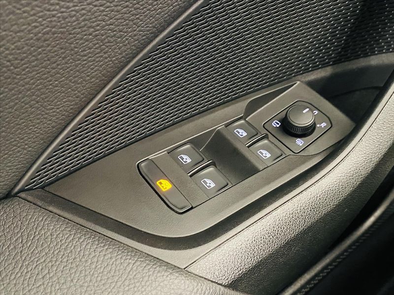 Škoda Octavia 1,5 TSI 110kW Selection - fotka 19 z 26