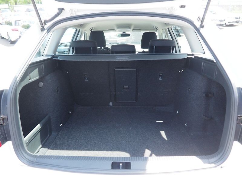 Škoda Octavia (2017) 1.6 TDI Ambiente, Navi - fotka 15 z 35