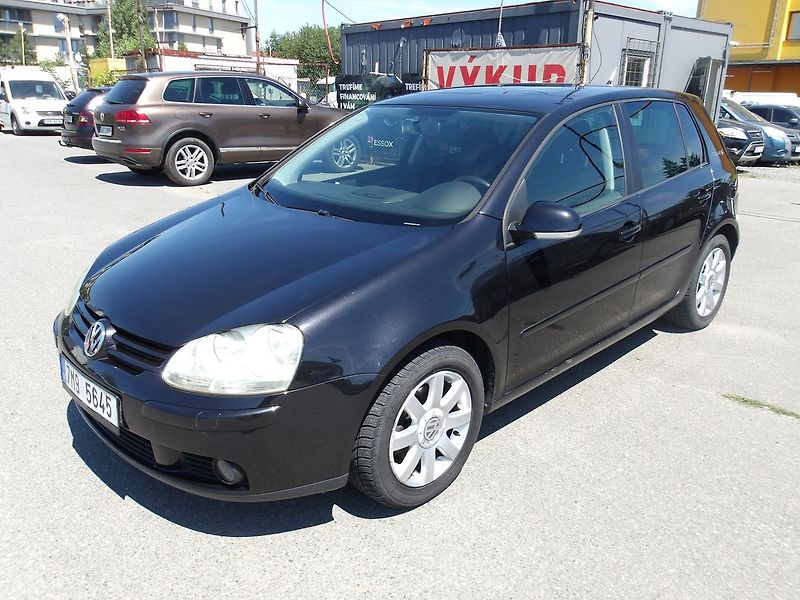 Volkswagen Golf 1,4i 16V KLIMA,VÝHŘEVY,ŠÍBR ! - fotka 1 z 26